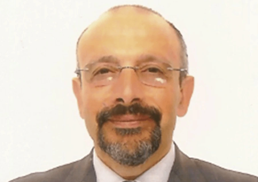Valter Mantelli, born in Genoa, Italy, has been working at IPLOM S.p.A., an oil refinery located in Northern Italy, since 1995.